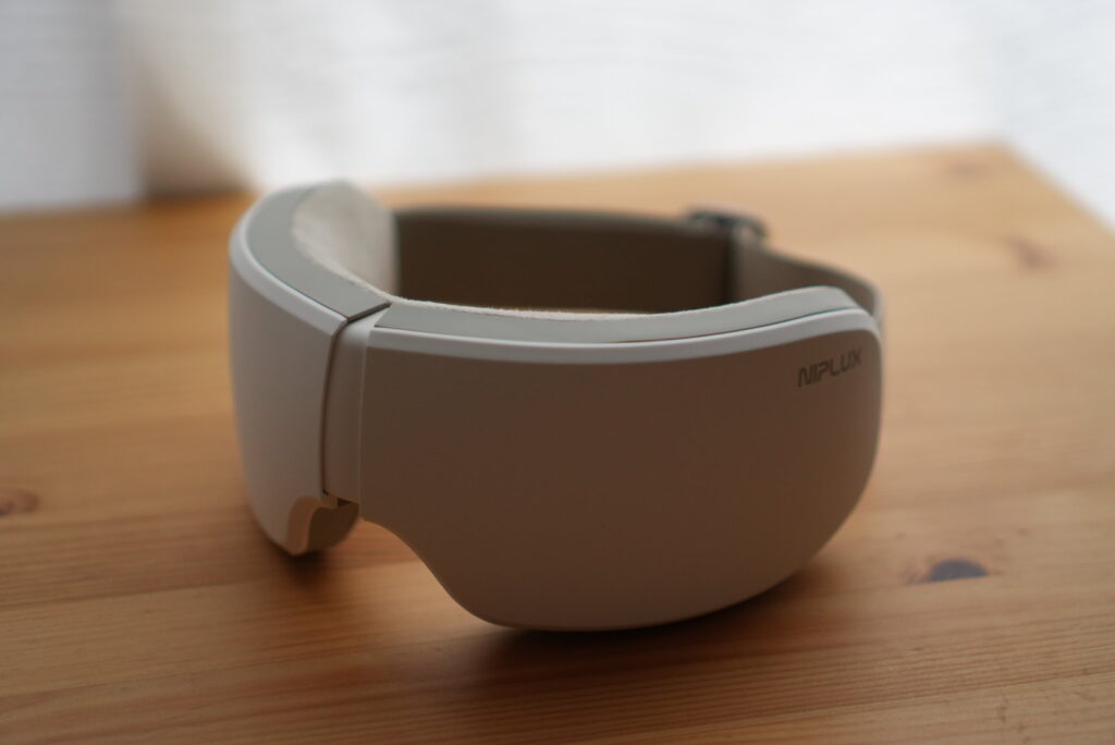 NIPLUX（ニップラックス）アイマッサージャーの本体の写真