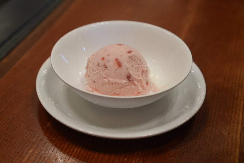 サッポロビール園のいちごアイス