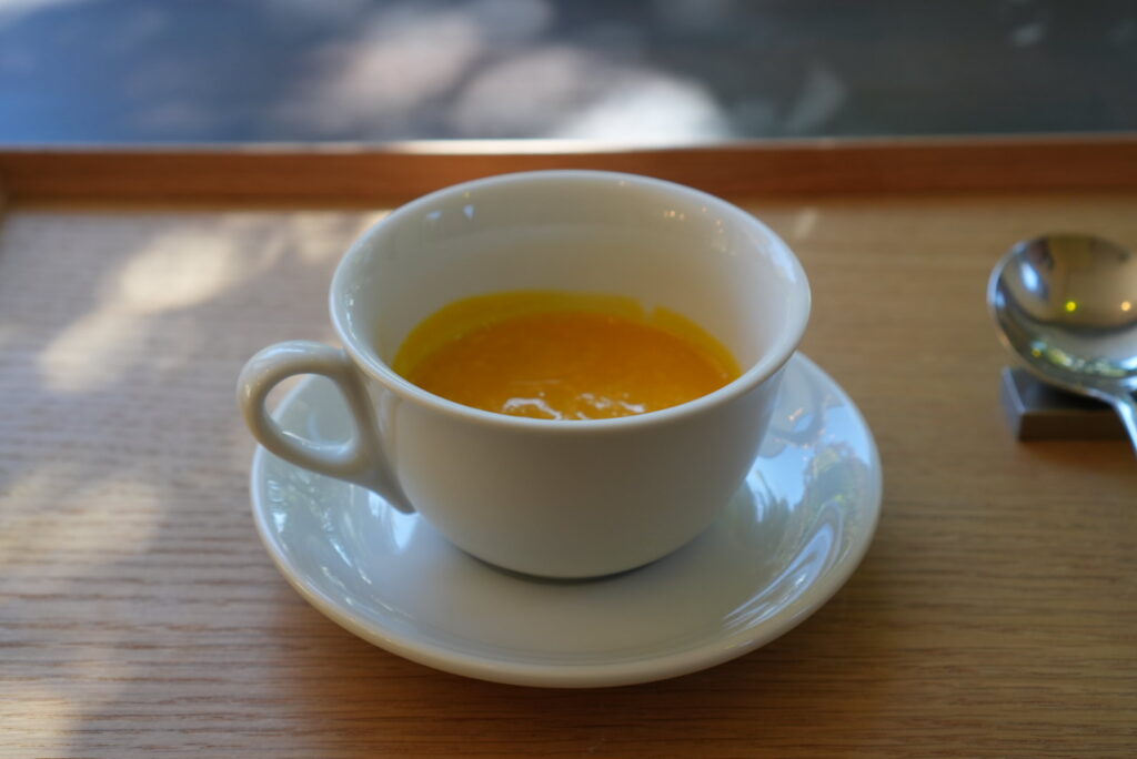 「カフェ・ユンヌ」のかぼちゃのポタージュ