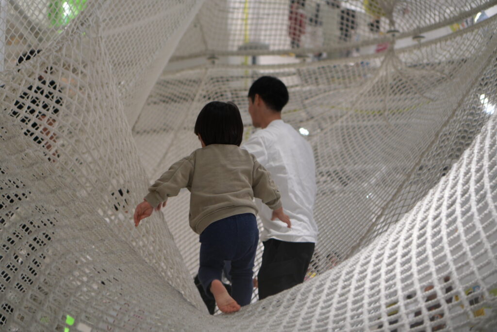 はこだてキッズプラザのネット遊具